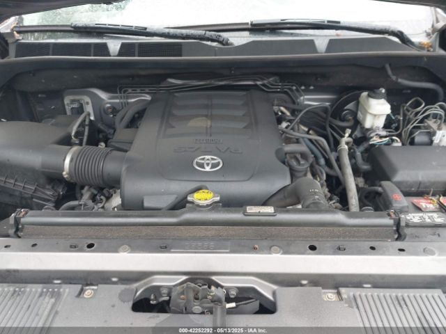5TFUY5F11FX457293 Toyota Tundra Sr5 5.7l V8