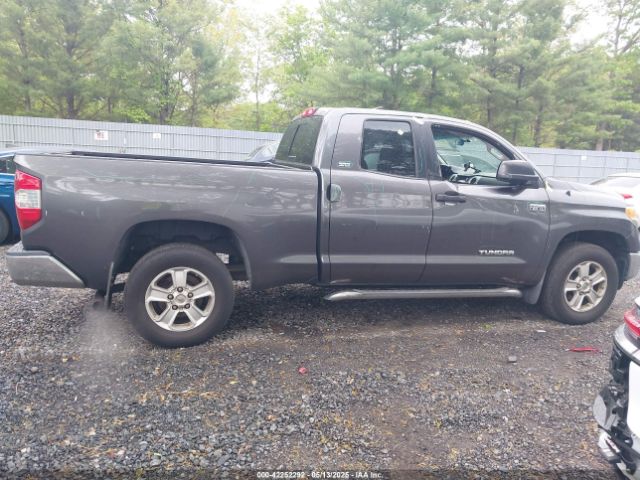5TFUY5F11FX457293 Toyota Tundra Sr5 5.7l V8