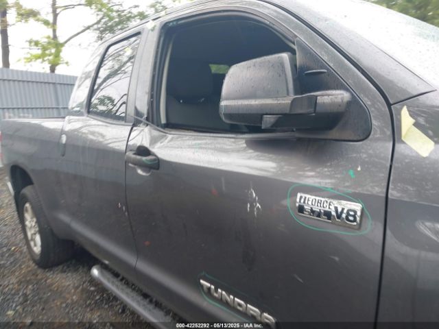 5TFUY5F11FX457293 Toyota Tundra Sr5 5.7l V8