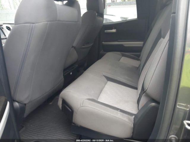5TFUY5F11FX457293 Toyota Tundra Sr5 5.7l V8