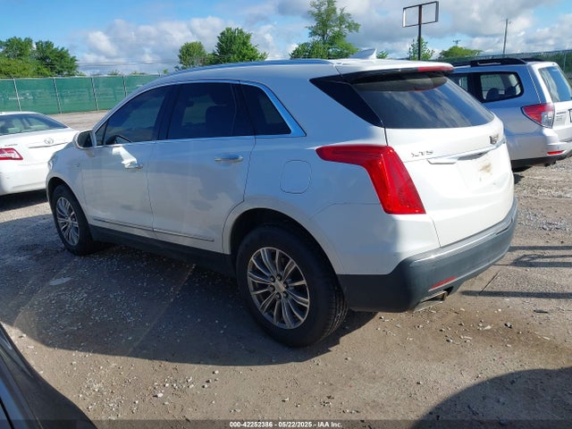 2017 CADILLAC XT5 1GYKNBRS7HZ115156 Photo 2