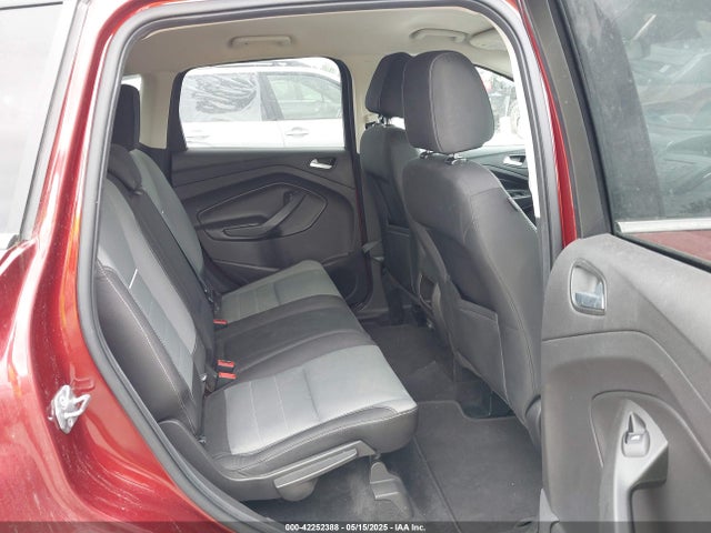 1FMCU9GX7FUC84409 Ford ESCAPE SE