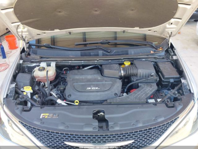 2C4RC1DGXHR516329 Chrysler Pacifica Touring