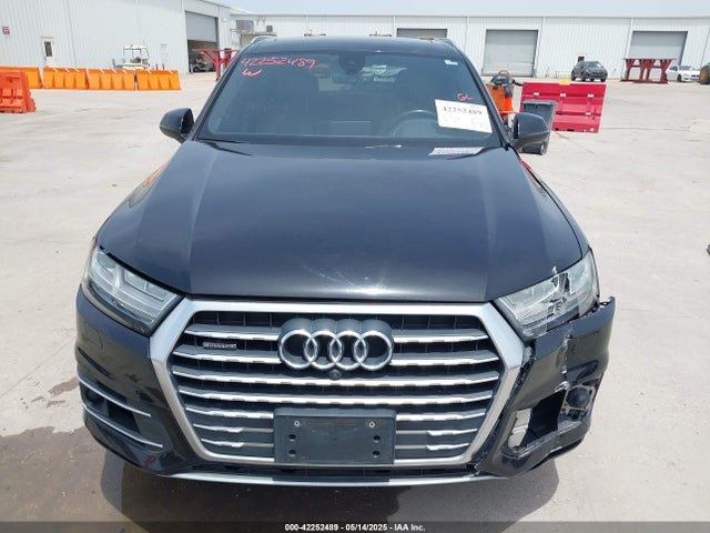 WA1LAAF79HD005782 Audi 2017