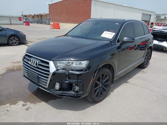 WA1LAAF79HD005782 Audi 2017