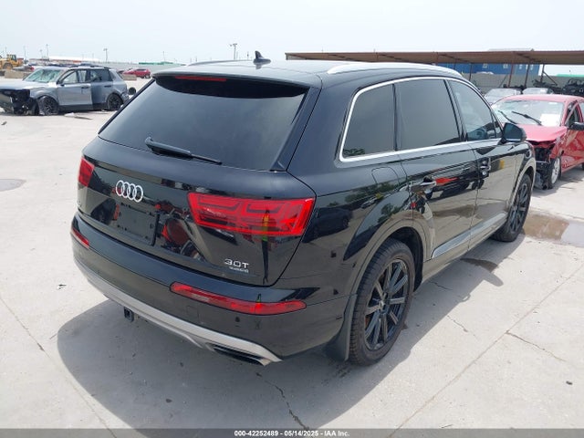 WA1LAAF79HD005782 Audi 2017