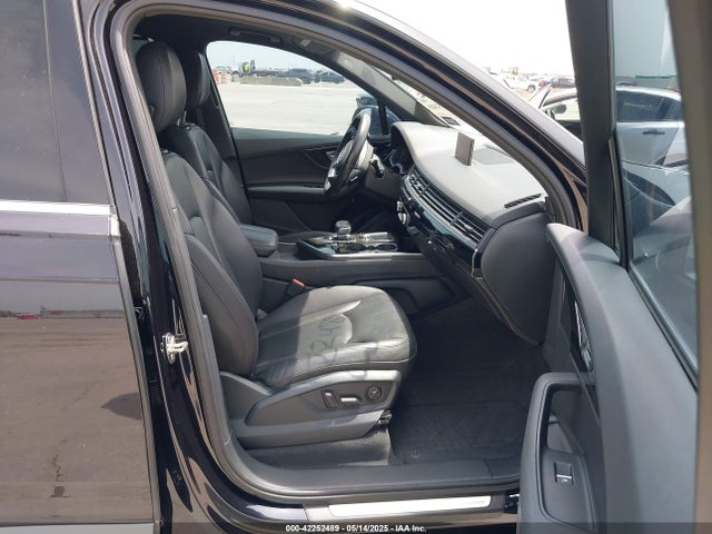 WA1LAAF79HD005782 Audi 2017