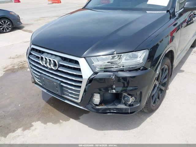 WA1LAAF79HD005782 Audi 2017
