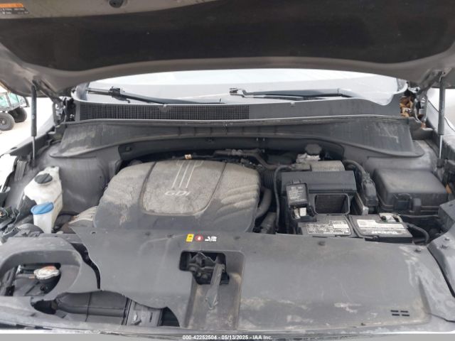 5XYPGDA53JG370995 KIA Sorento 3.3l Lx