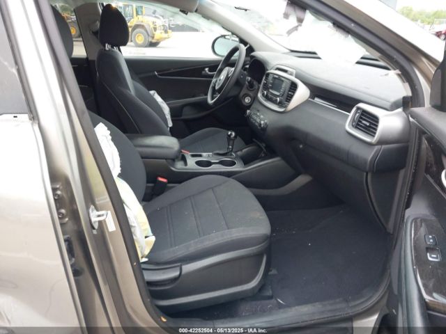 5XYPGDA53JG370995 KIA Sorento 3.3l Lx