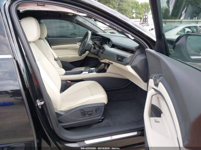 2024 AUDI Q8 E-TRON WA1CAAGE3RB005383 Photo 4
