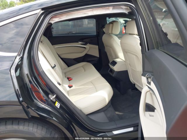 2024 AUDI Q8 E-TRON WA1CAAGE3RB005383 Photo 7