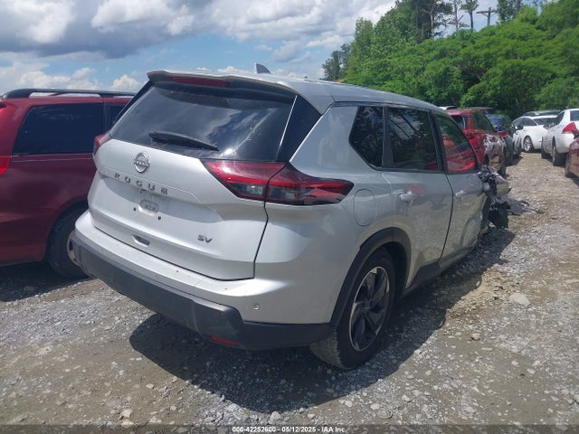 JN8BT3BA7RW350411 Nissan Rogue Sv Fwd