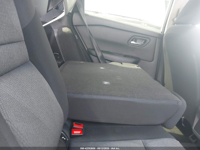 JN8BT3BA7RW350411 Nissan Rogue Sv Fwd