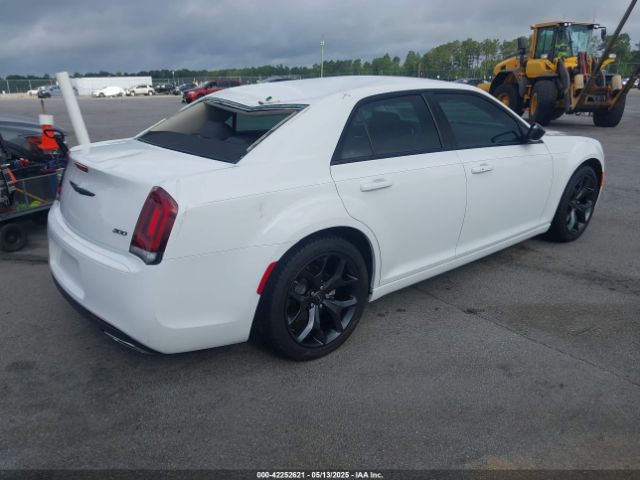 2022 CHRYSLER 300 2C3CCAAG3NH268389 Photo 3