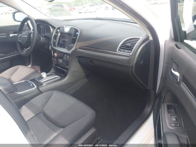 2022 CHRYSLER 300 2C3CCAAG3NH268389 Photo 4