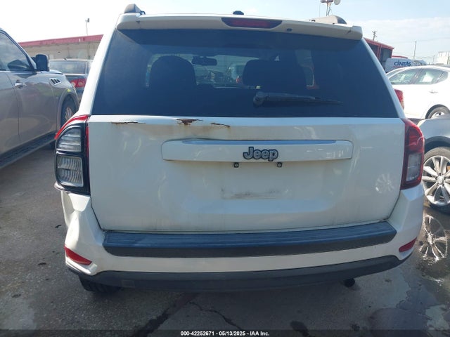 1C4NJCBA7GD705620 Jeep Compass