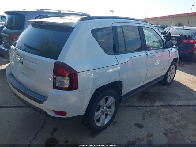 1C4NJCBA7GD705620 Jeep Compass