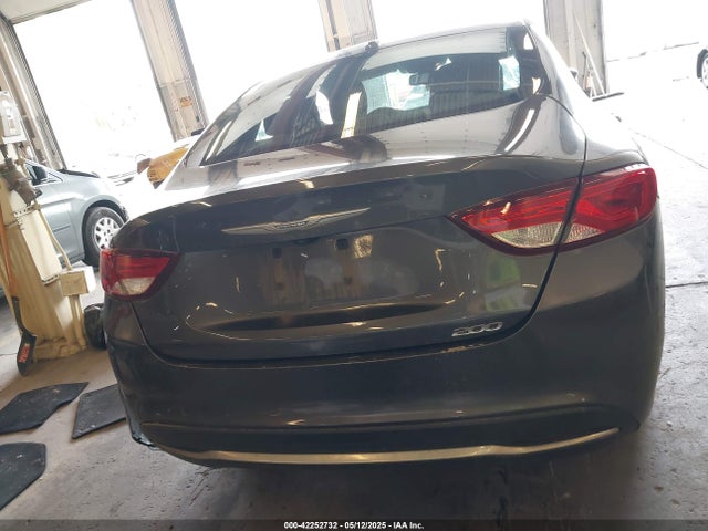 1C3CCCABXFN533012 Chrysler 2015
