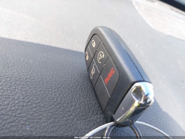 3C4NJDBB0NT126474 Jeep Compass Latitude 4x4