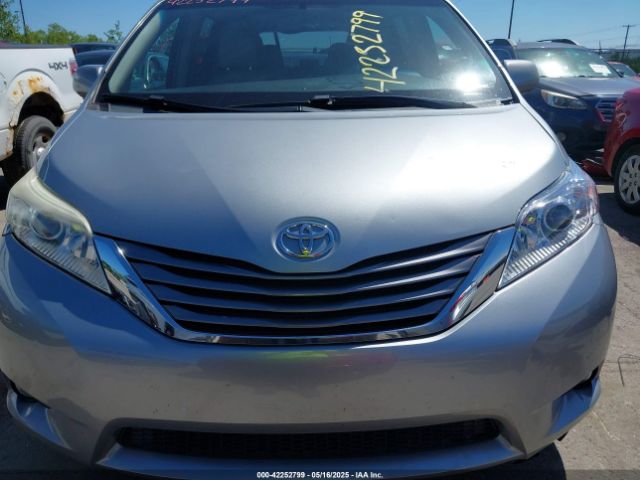 5TDYK3DC0FS688624 Toyota Sienna Xle 8 Passenger