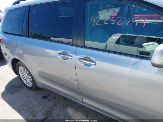 5TDYK3DC0FS688624 Toyota Sienna Xle 8 Passenger