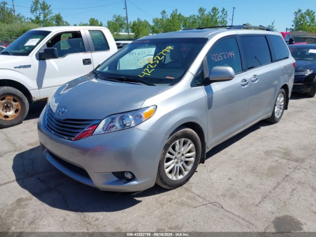 5TDYK3DC0FS688624 Toyota Sienna Xle 8 Passenger