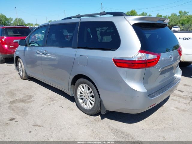 5TDYK3DC0FS688624 Toyota Sienna Xle 8 Passenger