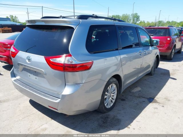 5TDYK3DC0FS688624 Toyota Sienna Xle 8 Passenger