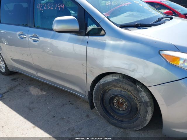 5TDYK3DC0FS688624 Toyota Sienna Xle 8 Passenger