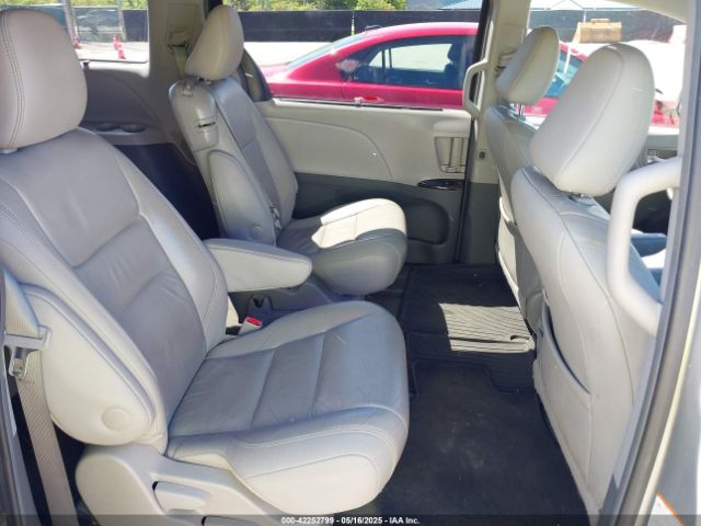 5TDYK3DC0FS688624 Toyota Sienna Xle 8 Passenger
