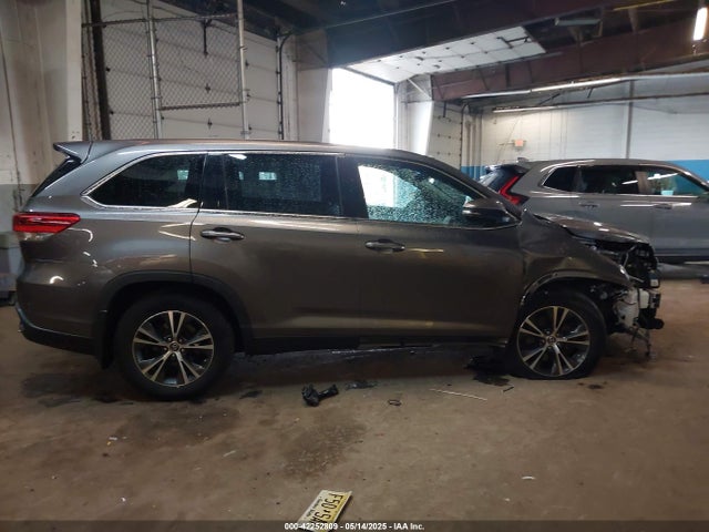 5TDBZRFH7KS728639 Toyota Highlander Le