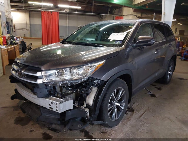 5TDBZRFH7KS728639 Toyota Highlander Le