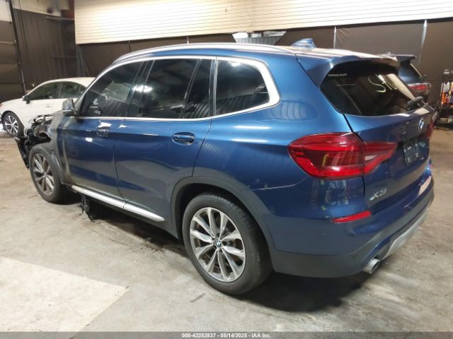 2018 BMW X3 5UXTR9C5XJLD89360 Photo 2