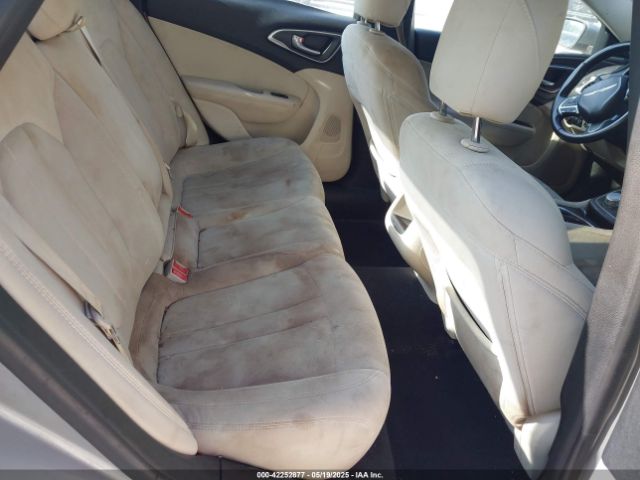 1C3CCCAB3FN560052 Chrysler 2015