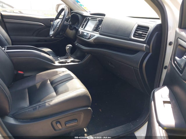 5TDJZRFH1HS515030 Toyota Highlander Se