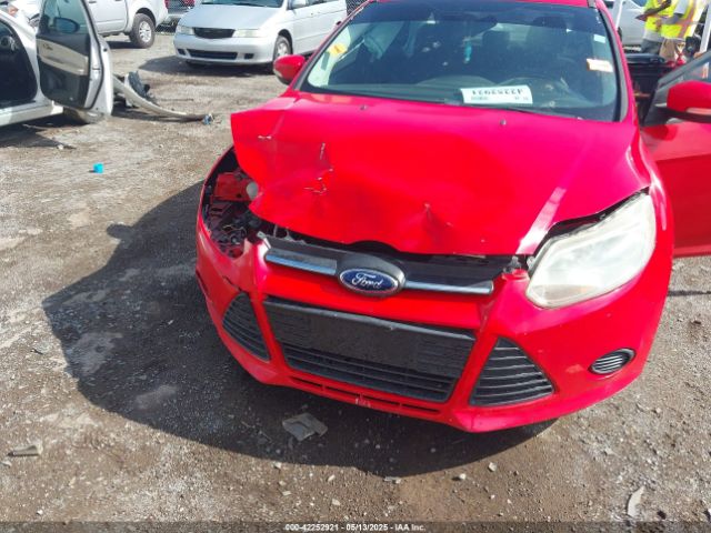 1FADP3F25EL327464 Ford FOCUS SE