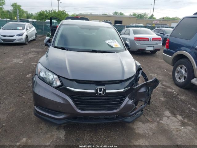 3CZRU6H32JG708805 Honda HR-V LX