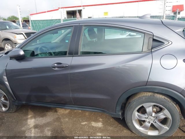 3CZRU6H32JG708805 Honda HR-V LX