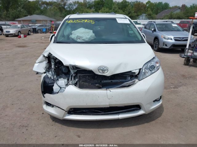 5TDYZ3DC4HS815406 Toyota Sienna Xle 8 Passenger