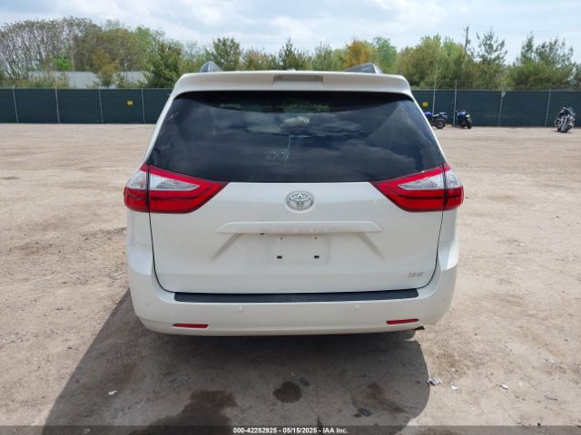 5TDYZ3DC4HS815406 Toyota Sienna Xle 8 Passenger