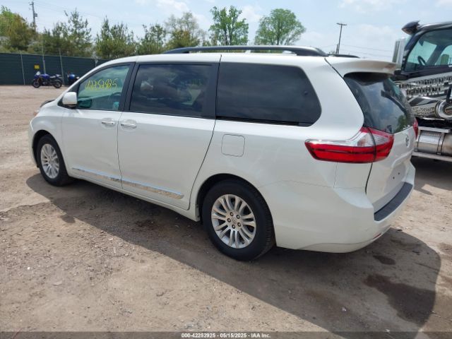 5TDYZ3DC4HS815406 Toyota Sienna Xle 8 Passenger