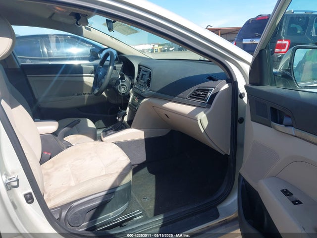 KMHD74LF3HU390239 Hyundai ELANTRA SE
