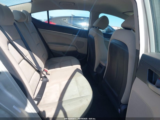KMHD74LF3HU390239 Hyundai ELANTRA SE