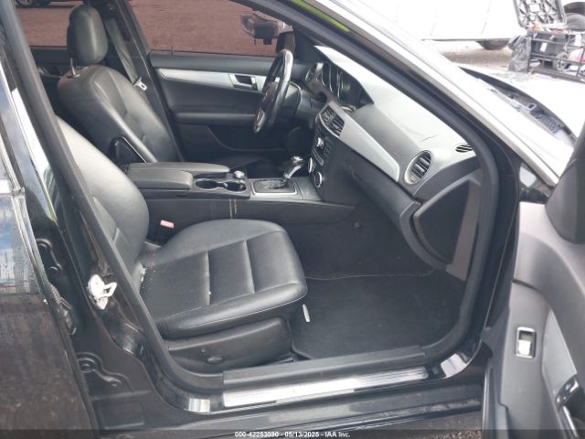 WDDGF4HB0EA957858 Mercedes-Benz C 250 Luxury/sport