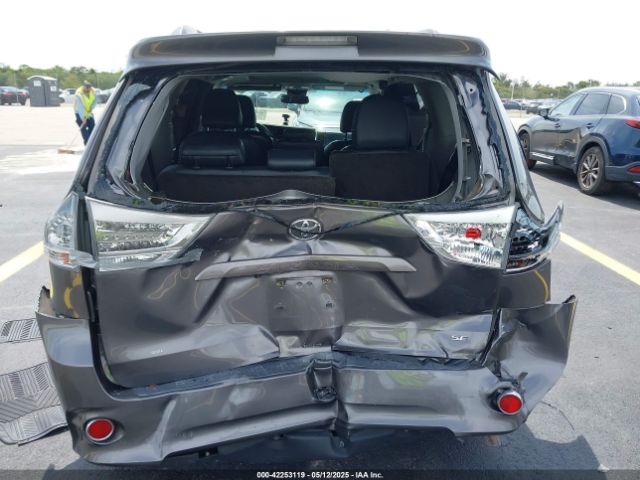 5TDXK3DC2FS552698 Toyota Sienna Se 8 Passenger