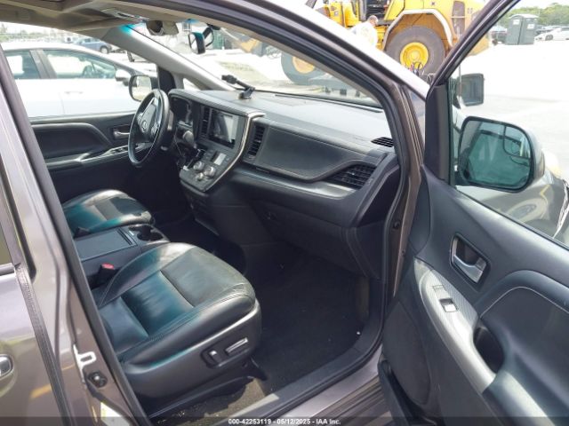 5TDXK3DC2FS552698 Toyota Sienna Se 8 Passenger