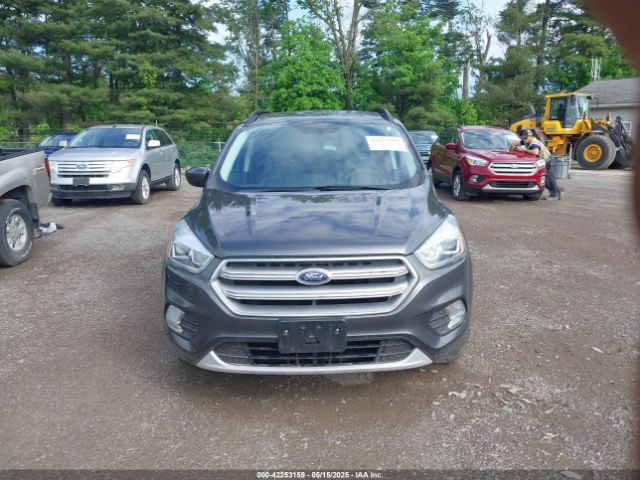 1FMCU9GDXHUC42261 Ford ESCAPE SE
