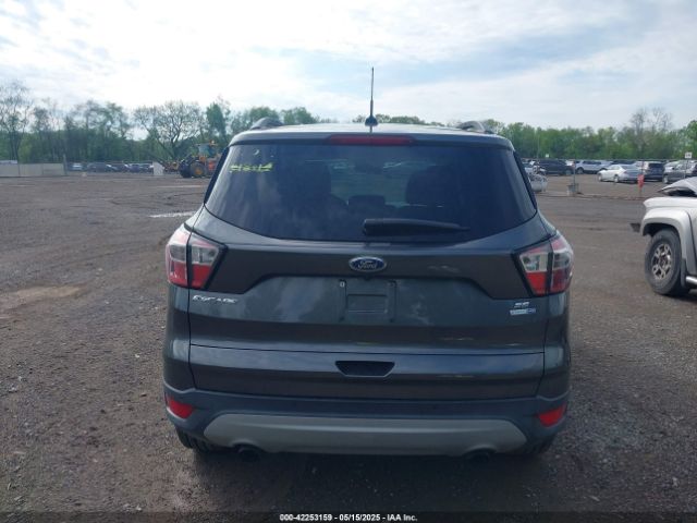 1FMCU9GDXHUC42261 Ford ESCAPE SE