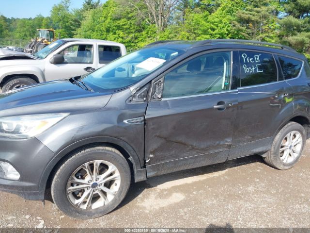1FMCU9GDXHUC42261 Ford ESCAPE SE